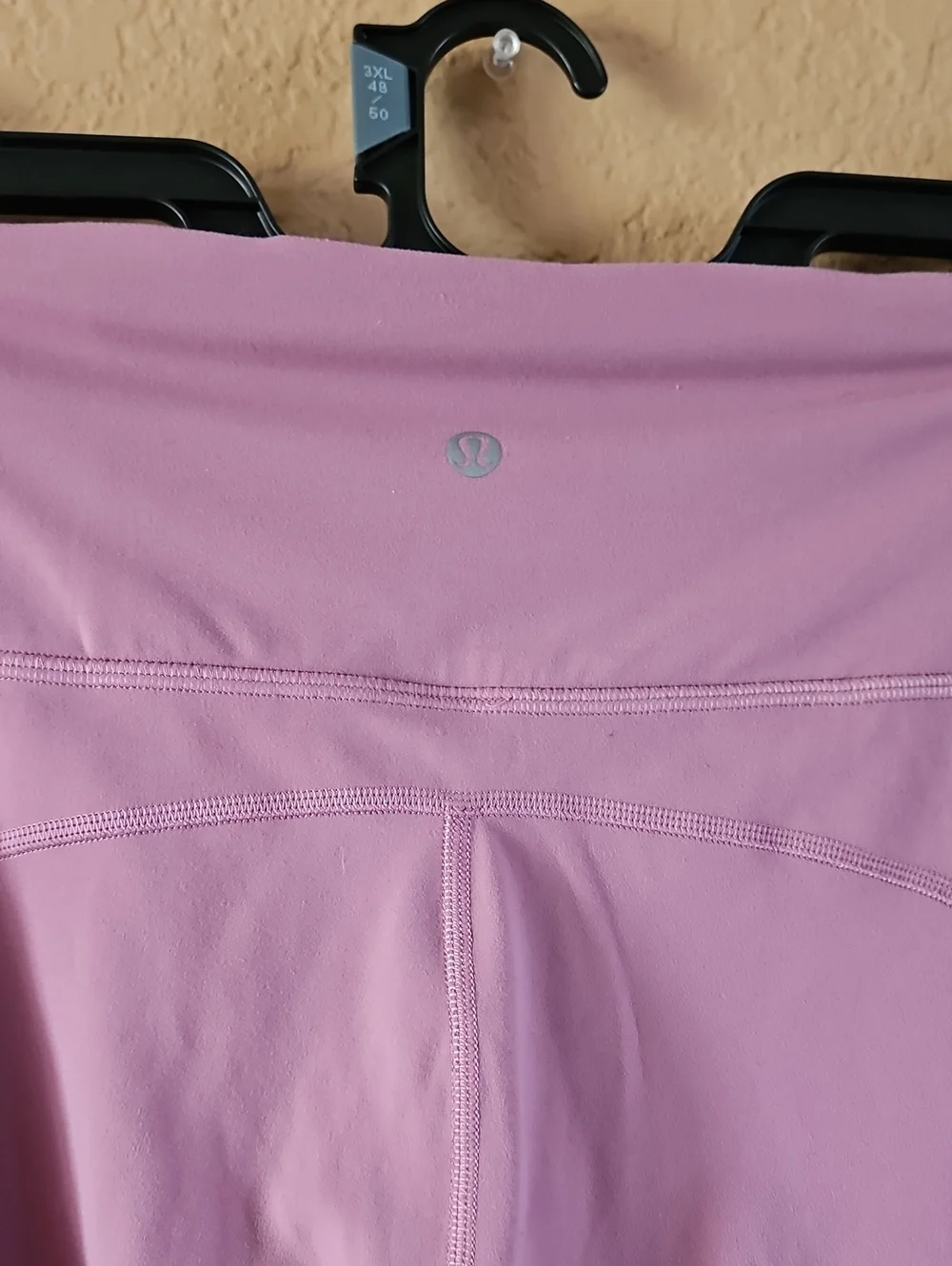 Womens Lululemon Ypga Crop Lavender Active Leggings.